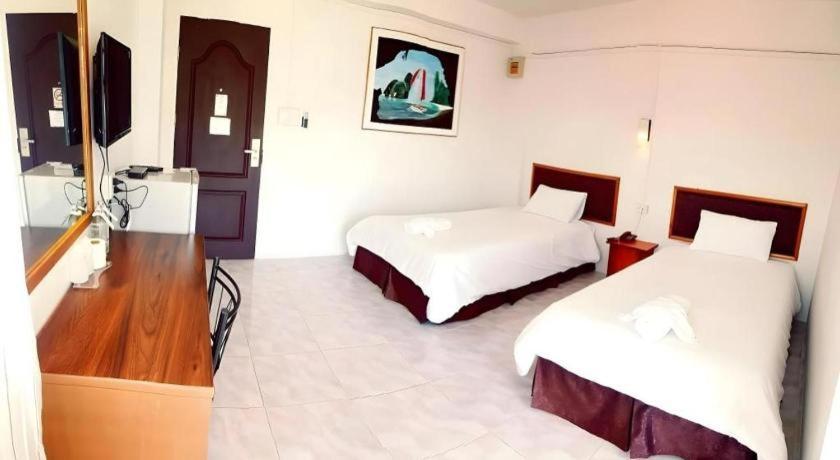 Hotel De Ratt Phuket Patong Exterior photo